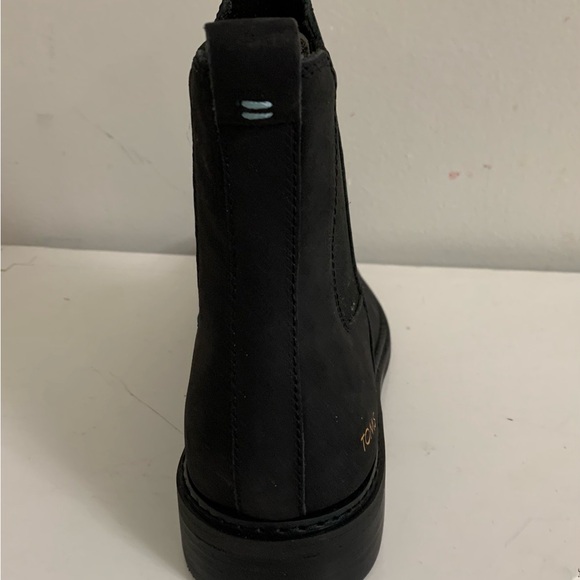 Never worn Tom’s black Chelsie boots - Picture 4 of 6